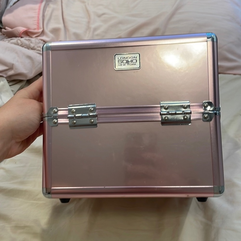 Collapsible Make-Up Organizer